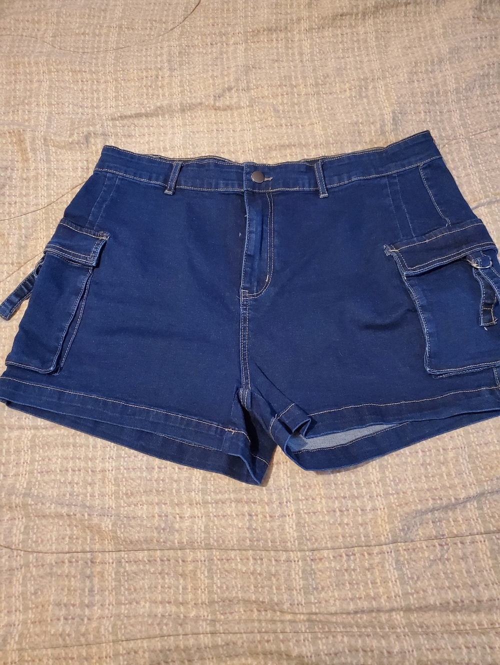 Luvamia Women's SZ 2x High Waisted  Denim Cargo Shorts Dark Wash Causal Fit
